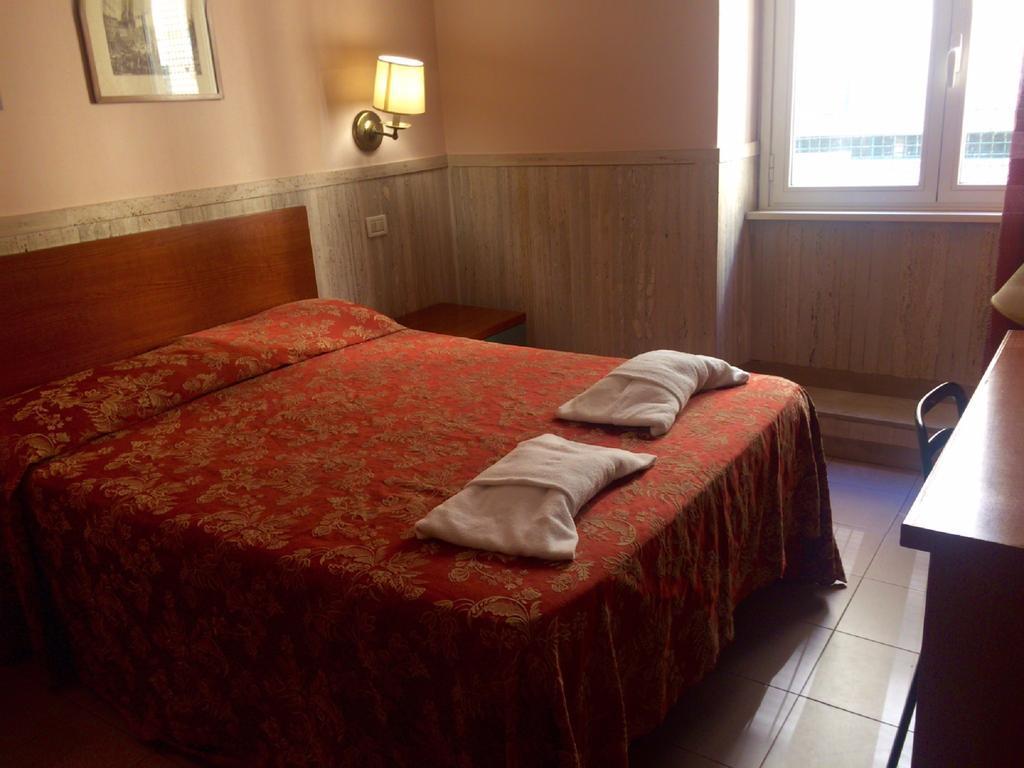 Hotel Pyramid Rome Luaran gambar